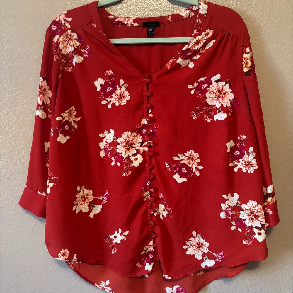 Red Floral Harper Georgette Button-Front 3/4 Sleeve Blouse - Torrid - 00X